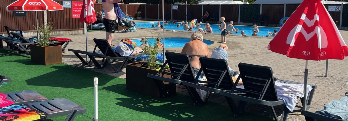 Pool party